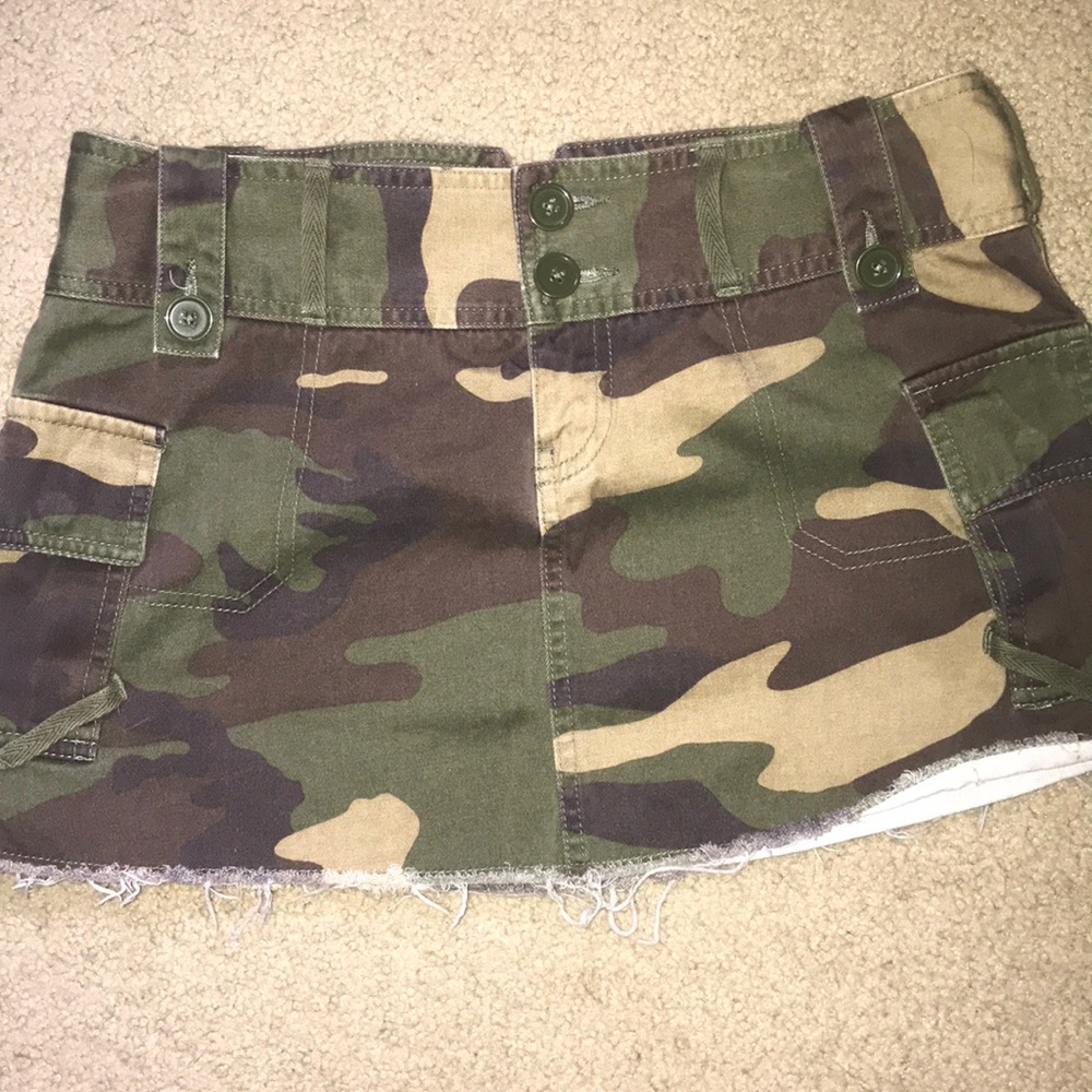 Camo mini skirt